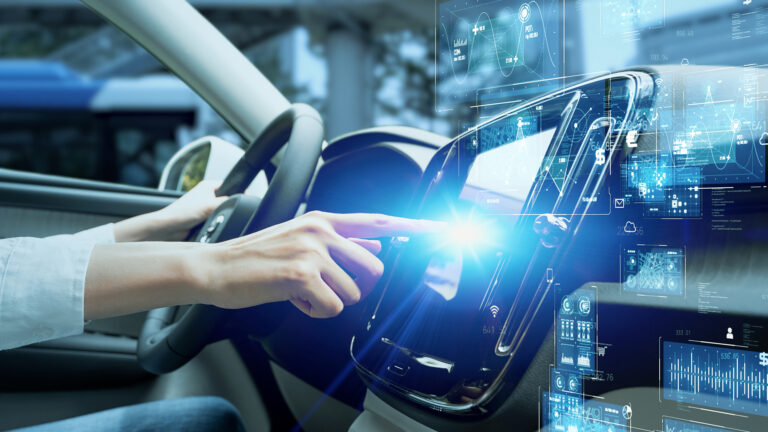 自動車業界のDXとは｜自動車業界の課題やDX導入事例を紹介